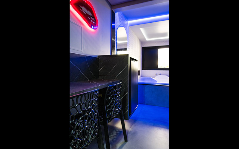 Motel_Nações_Suite_Veneza (9)